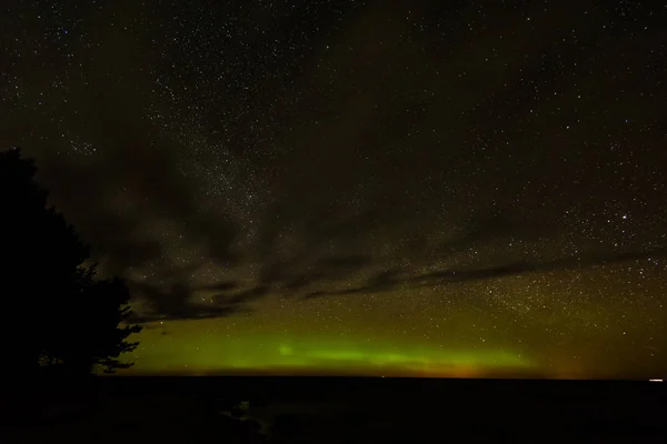 Luci settentrionali intense (Aurora borealis) sul Mar Baltico — Foto Stock