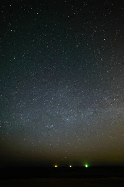 Éjszakai égbolt csillagokkal és tejes utakkal — Stock Fotó