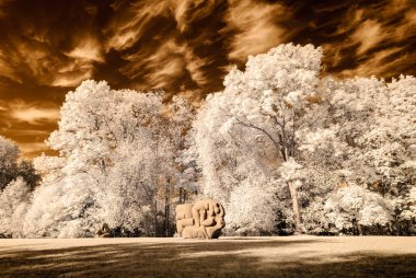 kamu Parkı Turaida Sigulda, Letonya görünümünde. kızılötesi görüntü