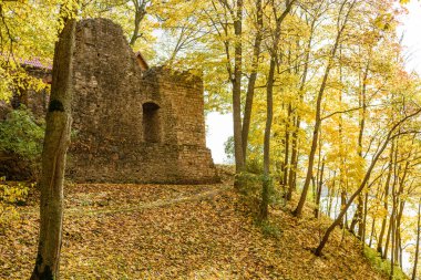 Harabeleri eski kale terk