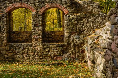 Harabeleri eski kale terk