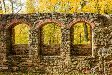 Harabeleri eski kale terk