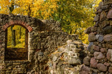 Harabeleri eski kale terk