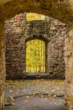 Harabeleri eski kale terk