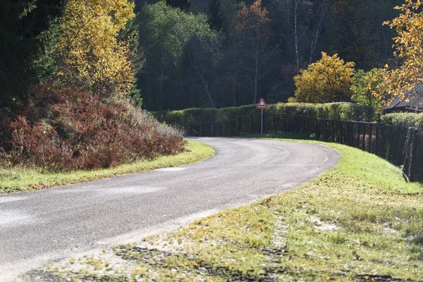 Tom väg på landsbygden i höst — Stockfoto