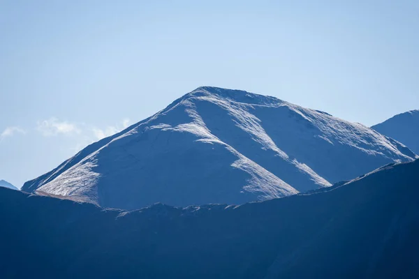 Tatra piek bergzicht in Slowakije in zonnige dag — Stockfoto