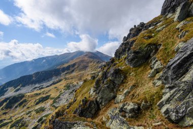 kayalık dağ tepe alan görünümünde Slovakya