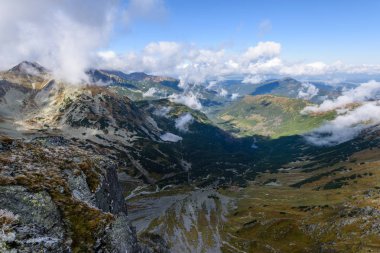 kayalık dağ tepe alan görünümünde Slovakya
