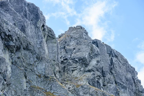 Montagne rocheuse vue sur la région du sommet en Slovaquie — Photo