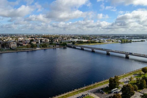 Vista aérea de la zona urbana de Latvia en otoño — Foto de Stock