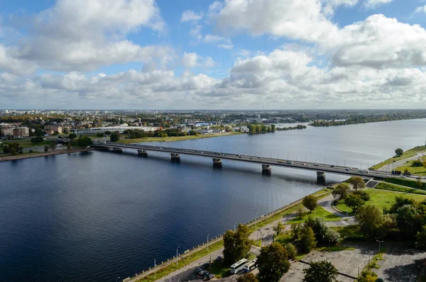 kentsel alanda sonbahar Letonya havadan görünümü