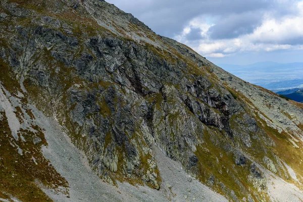 Munții carpați slovaci toamna. texturi de piatră pe pereți — Fotografie, imagine de stoc