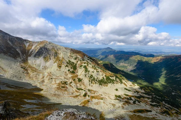 Montañas de los Cárpatos eslovacos en otoño . — Foto de Stock