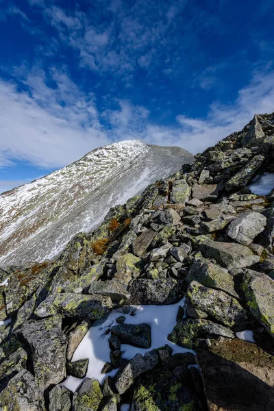 Slowaakse Karpaten in het najaar. weg naar Marilor — Stockfoto