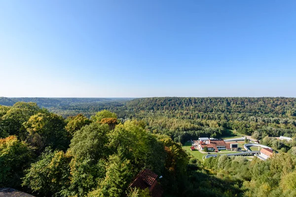 Vista panorâmica da floresta nebulosa — Fotografia de Stock