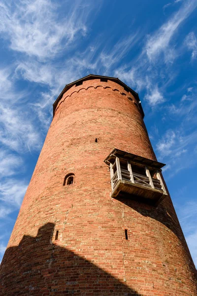 Tornet av Turaida turist attraktion 1200-talet medeltida slott — Stockfoto