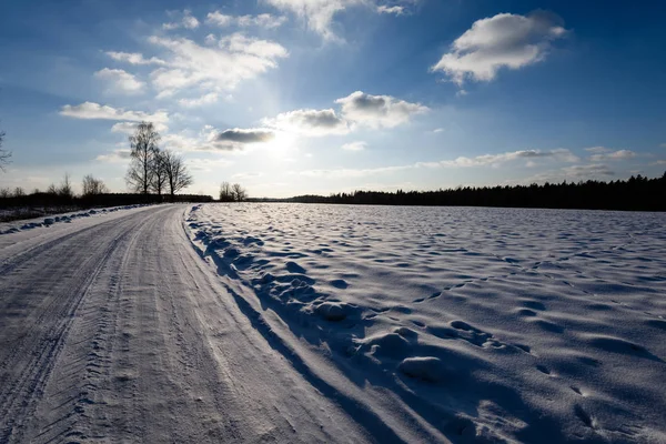 Neve estrada de inverno coberto de neve profunda — Fotografia de Stock