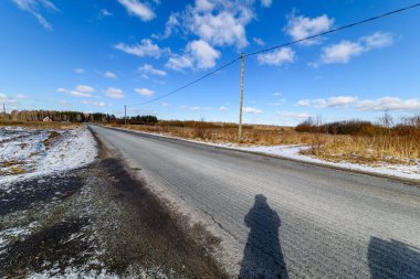 karlı kış yol derin karla kaplı