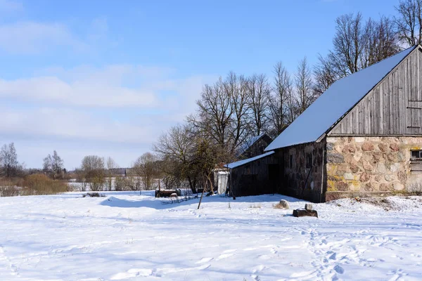 Gamla landsbygden hus Detaljer. trä och sten arkitektur ele — Stockfoto