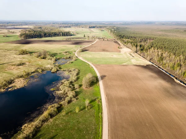 Drone bild. Flygfoto över landsbygden med färska odlade en — Stockfoto