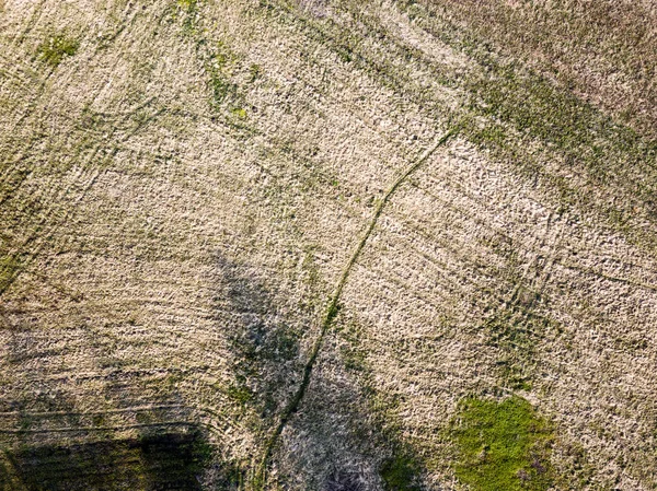 Drone obrazu. Widok z lotu ptaka z obszarów wiejskich z pól i lasów i — Zdjęcie stockowe