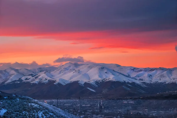 Hermoso Paisaje Atardecer Con Montañas Armenia —  Fotos de Stock