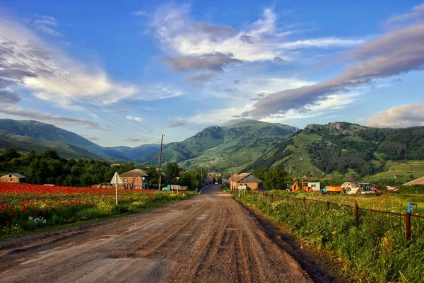 Road Leading Armenian Village Sunset Sky Mountains — Stock Photo, Image