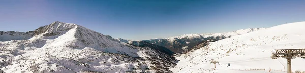 Panorama des pistes de ski alpin en Andorre — Photo