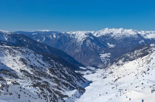 Widok na Pireneje w Andora Grandvalira. — Zdjęcie stockowe