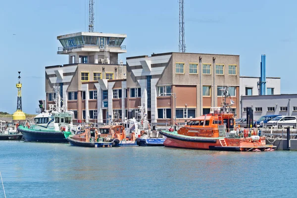 OSTENDE, BELGIUM - JUNE 9, 2017: View of port and marine. — Stock Photo, Image