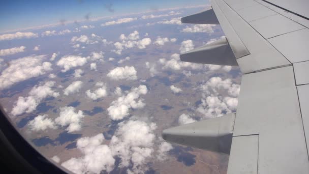 Disparando desde el avión en el vuelo 50P — Vídeo de stock