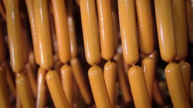 Bitmiş ürün alışveriş. Sosis, sosisler.