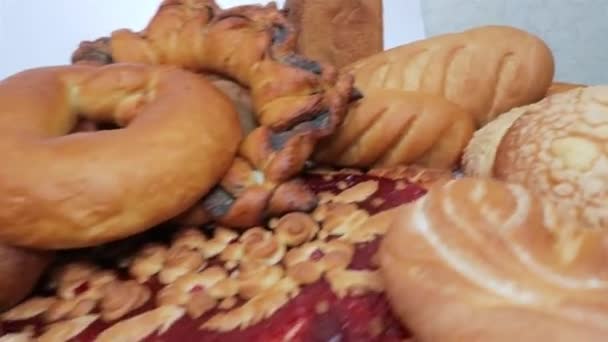 La production de la boulangerie. Cuisson, pain, pain. 50p . — Video