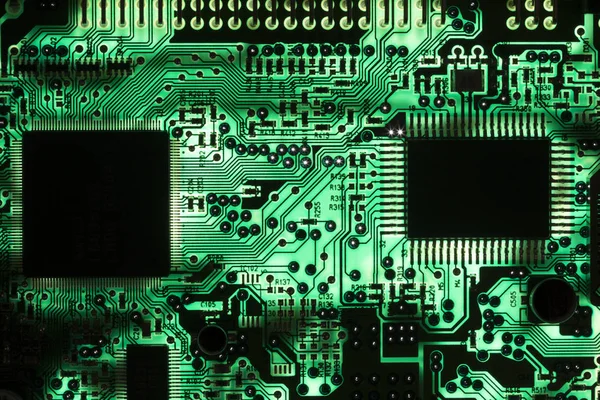 Carte de circuit imprimé vert rétroéclairé - texture PCB — Photo