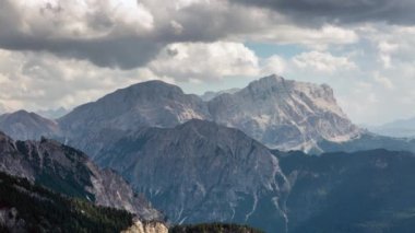 Doğu Alpler, Marebbe, alta üzerinden akan bulutlar val Badia, dağ zaman atlamalı