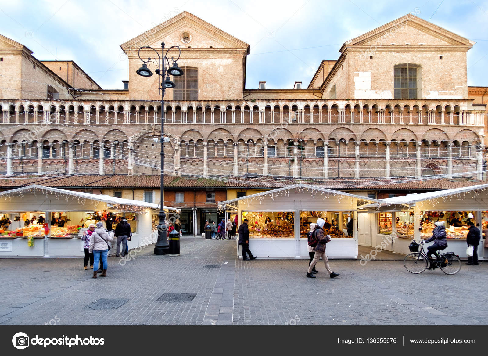 Ferrara Natale.Christmas Markets In Ferrara Italy Stock Editorial Photo C Cividins 136355676