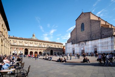 Piazza Maggiore, San Petronio kilise Manzaralı