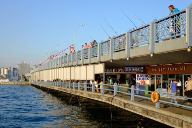 Istanbul, Türkiye'de Galata Köprüsü'nün görünümü