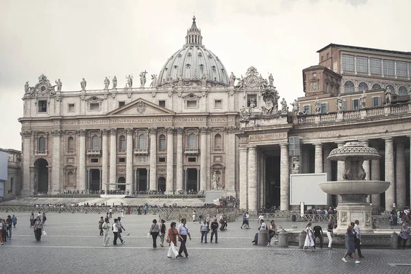 Vista de la Catedral de San Pedro en el Vaticano —  Fotos de Stock