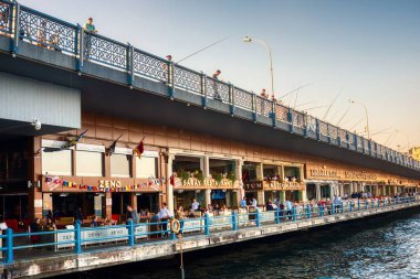 Istanbul, Türkiye'de Galata Köprüsü'nün görünümü