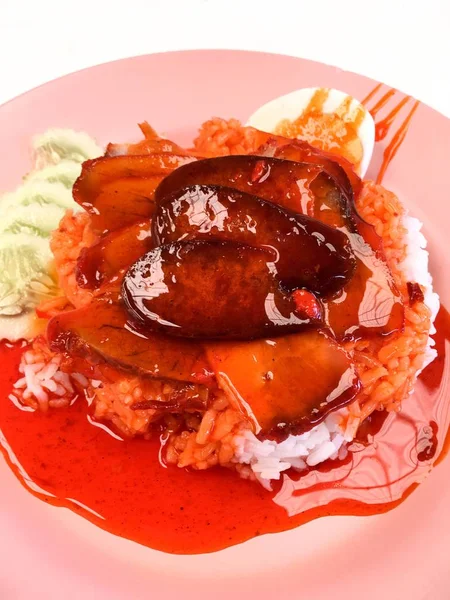 Daging babi merah dan nasi di toko makanan — Stok Foto