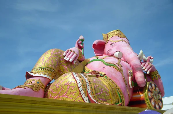 Estátua de ganesh rosa — Fotografia de Stock