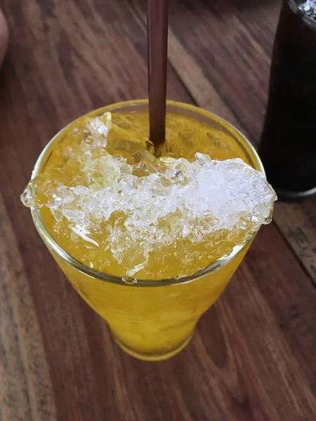 soğuk tatlı su içmek