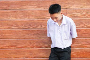 Taylandlı üniformalı öğrenciyi kapatın.