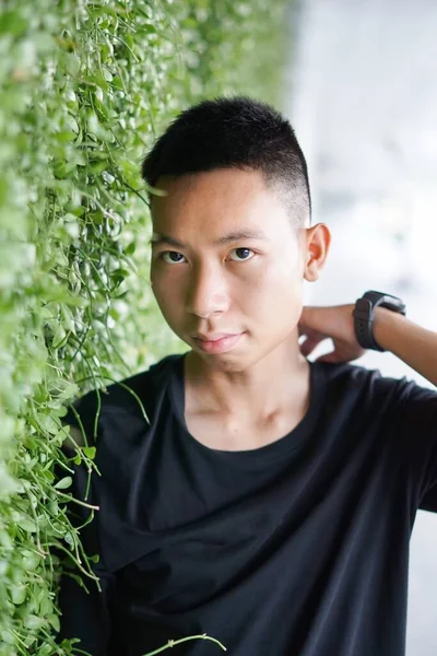 Замкнений Молодий Чоловік Бангкоку Таїланд — стокове фото