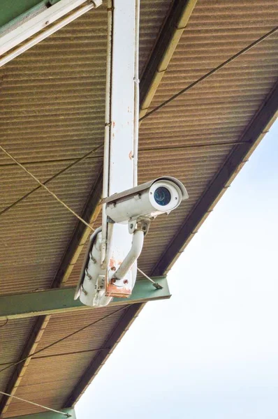 Câmera Segurança Cctv Frente Edifício Cidade — Fotografia de Stock