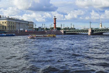 Saint-Petersburg, Rusya-20 Temmuz 2017: Görünümünden su Kunstkamera, Rostral sütun ve Peter ve Paul Fortress St Petersburg