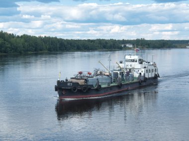 Svir Nehri, Rusya - 15 Haziran 2019: Svir Nehri üzerindeki nehir sığınağı tipi 354B