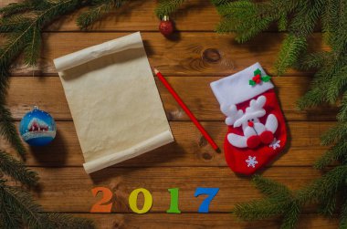 Noel Baba'ya mektup ahşap bir masa üzerinde