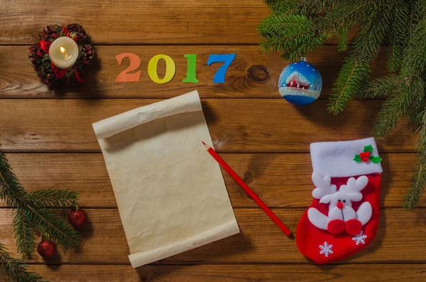 Lettre au Père Noël sur une table en bois — Photo